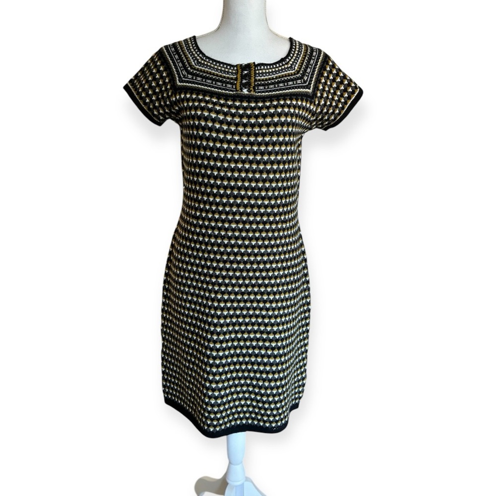 Maggy London Dress Short Sleeve Knitted